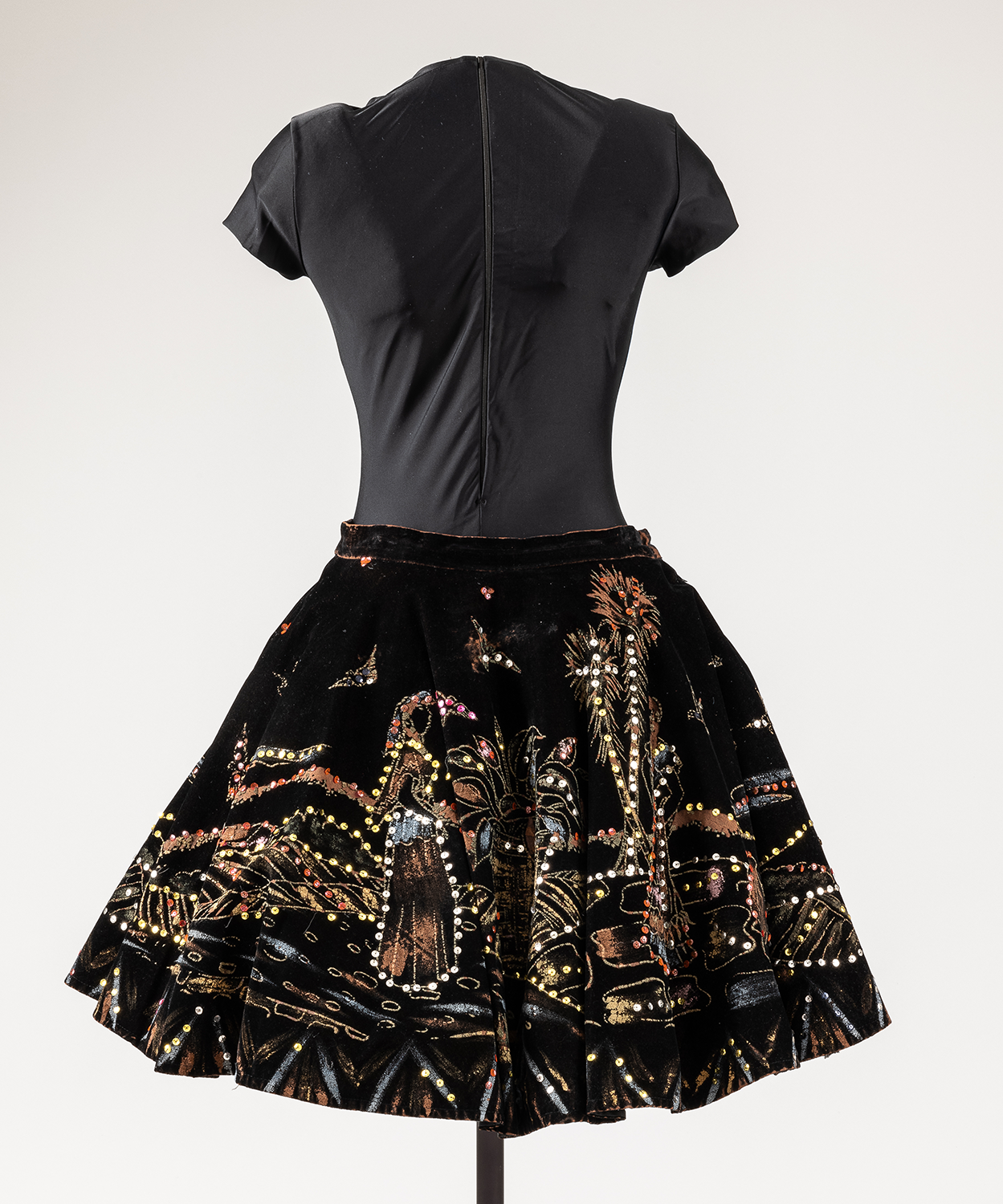 2014 37 Verso Cropped Web