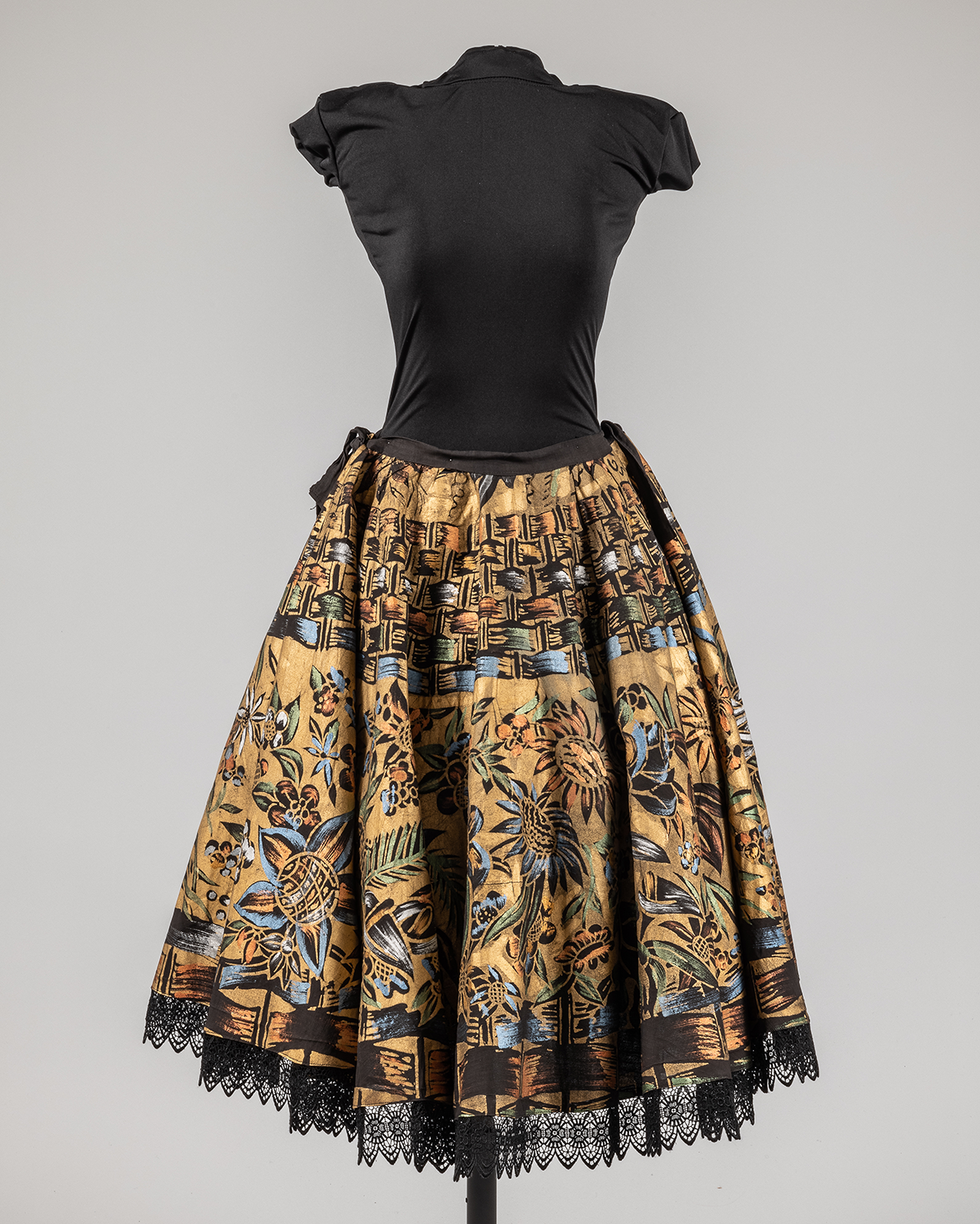 2014 34 Front Cropped Web