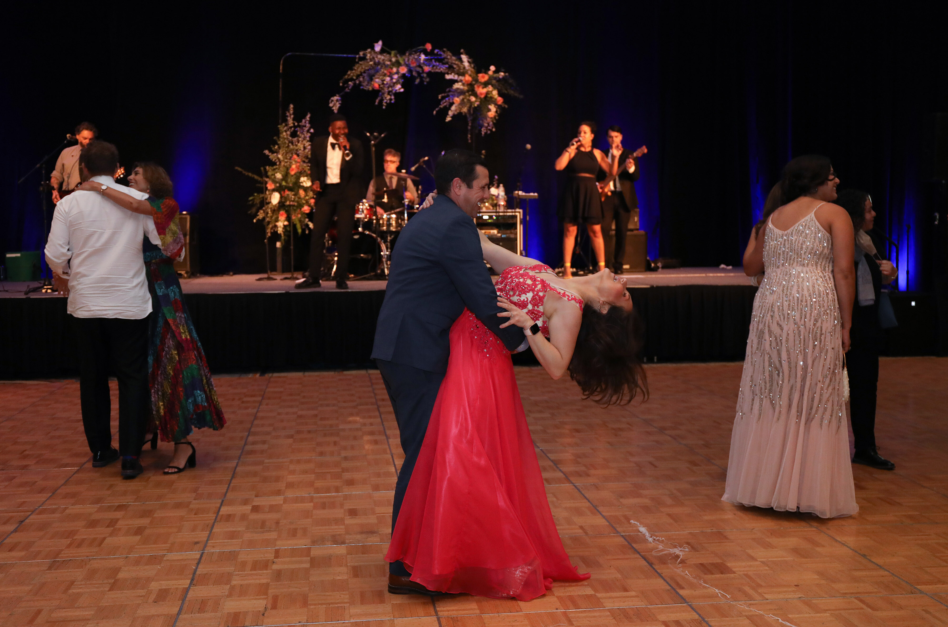 A couple dances at the 2022 Gala de Arte