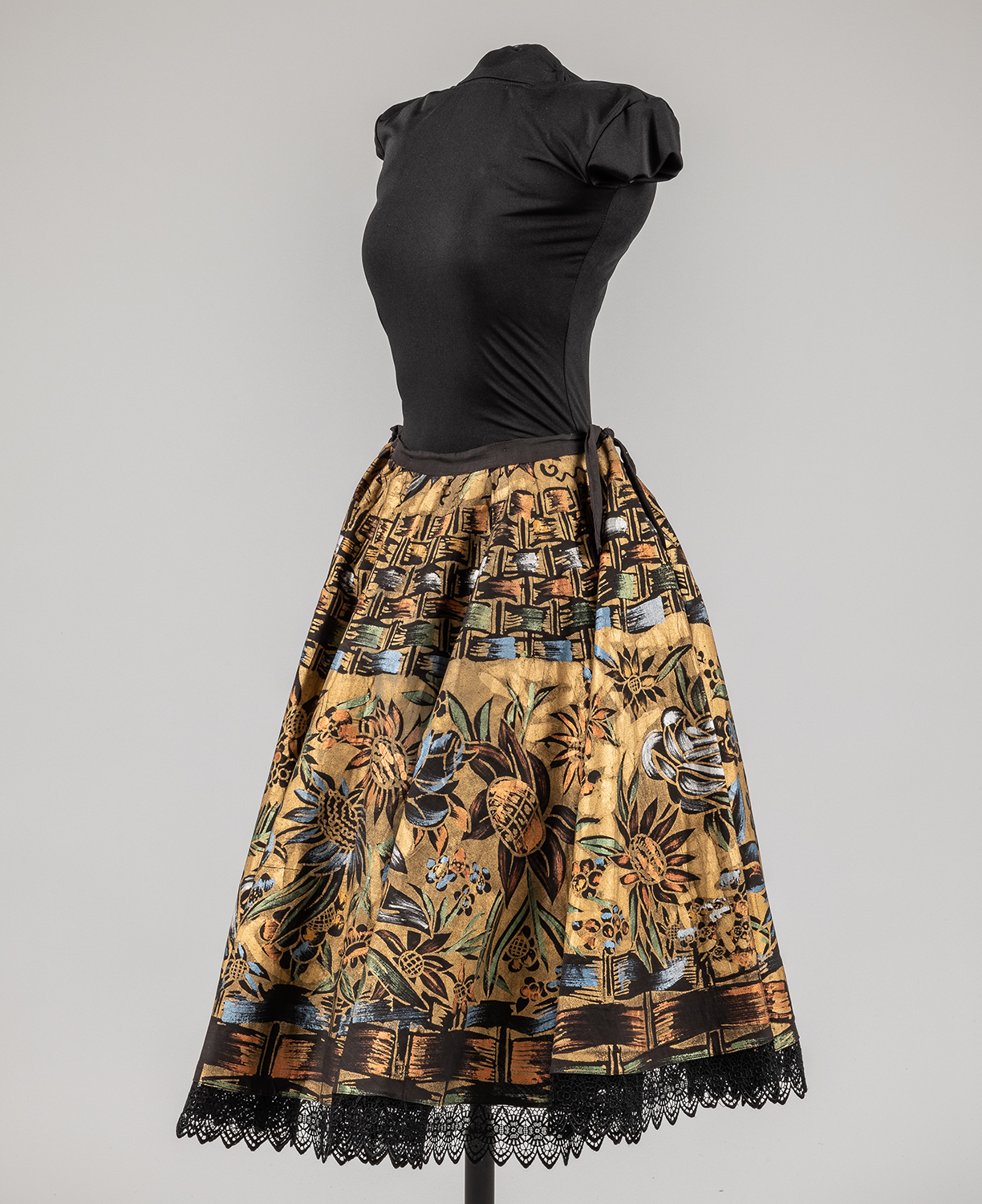 2014 34 Side1 Cropped Web