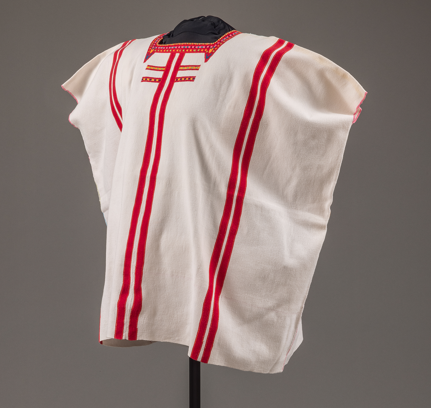 2017 14 Side1 Cropped Web